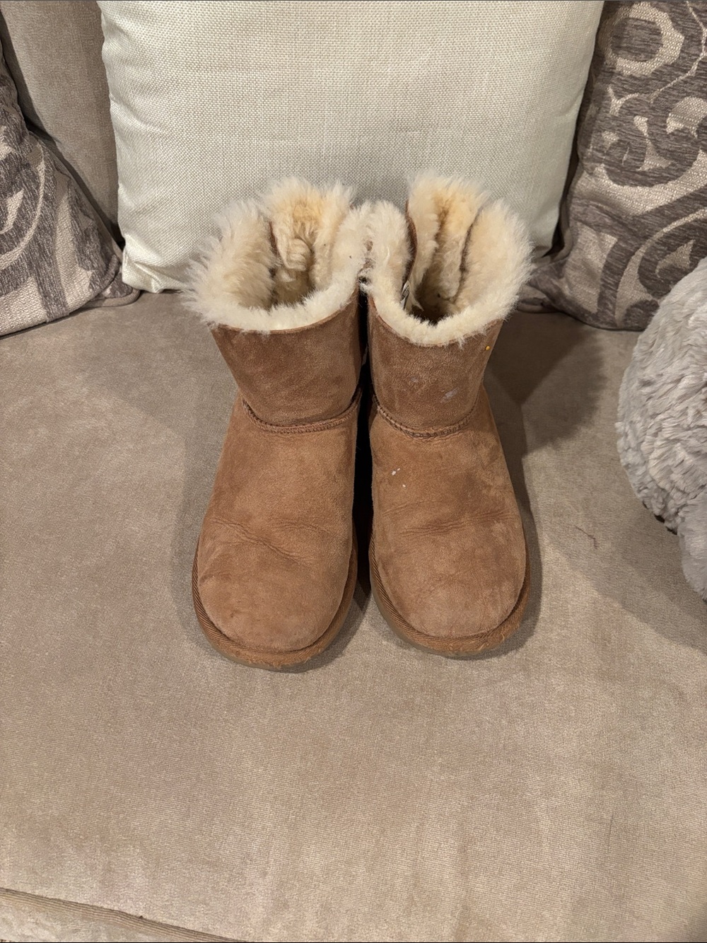 UGG K Mini Bailey Bow II Boots (Chestnut)